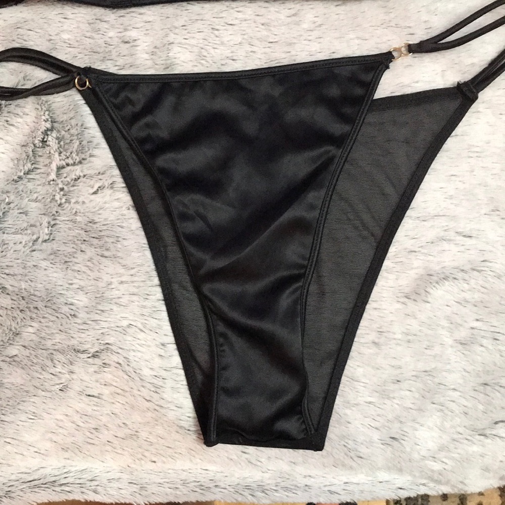 Lingerie Set - Picture 4 of 5